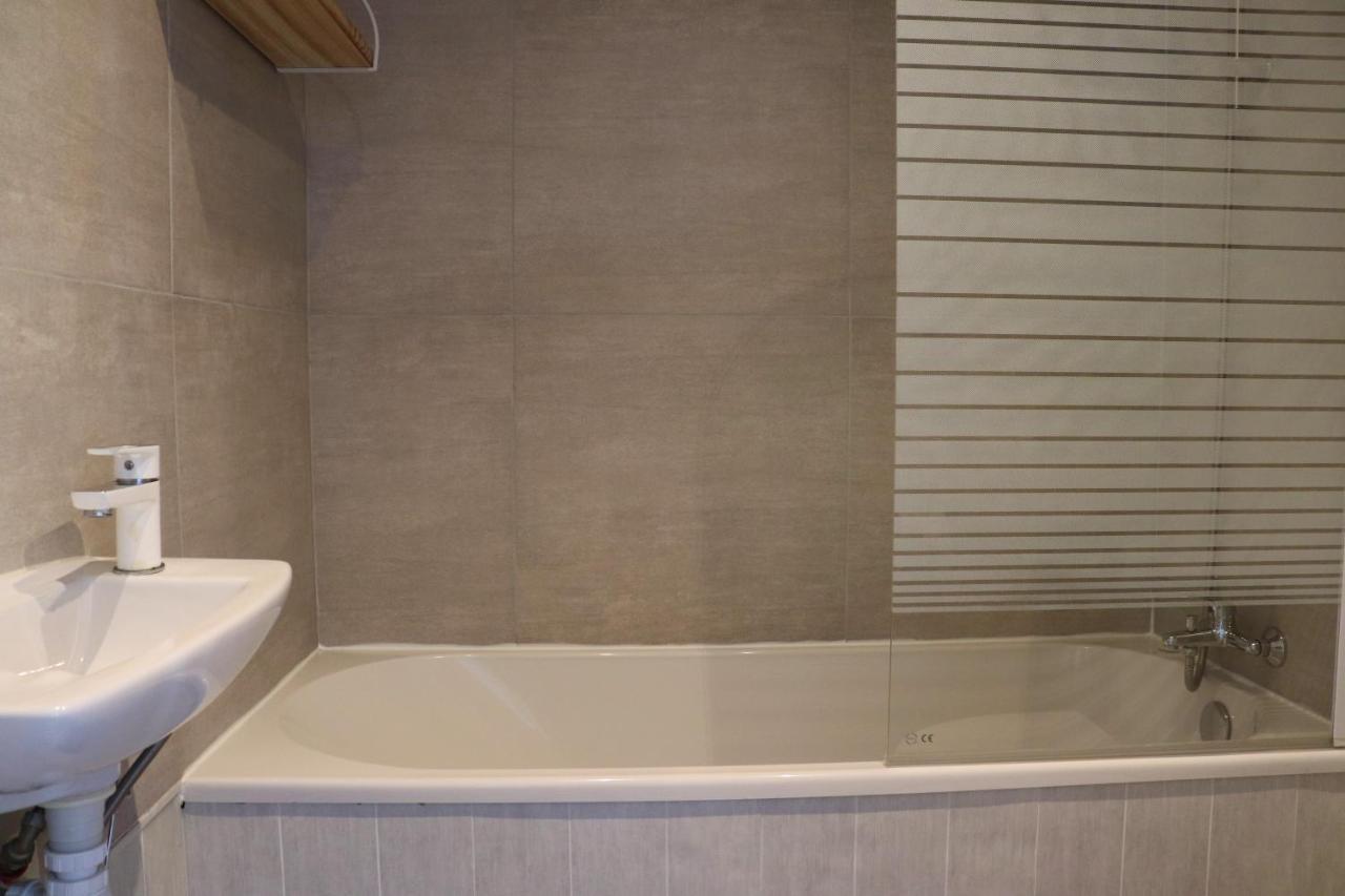 Le Risle - Hotel Montfort-sur-Risle Esterno foto