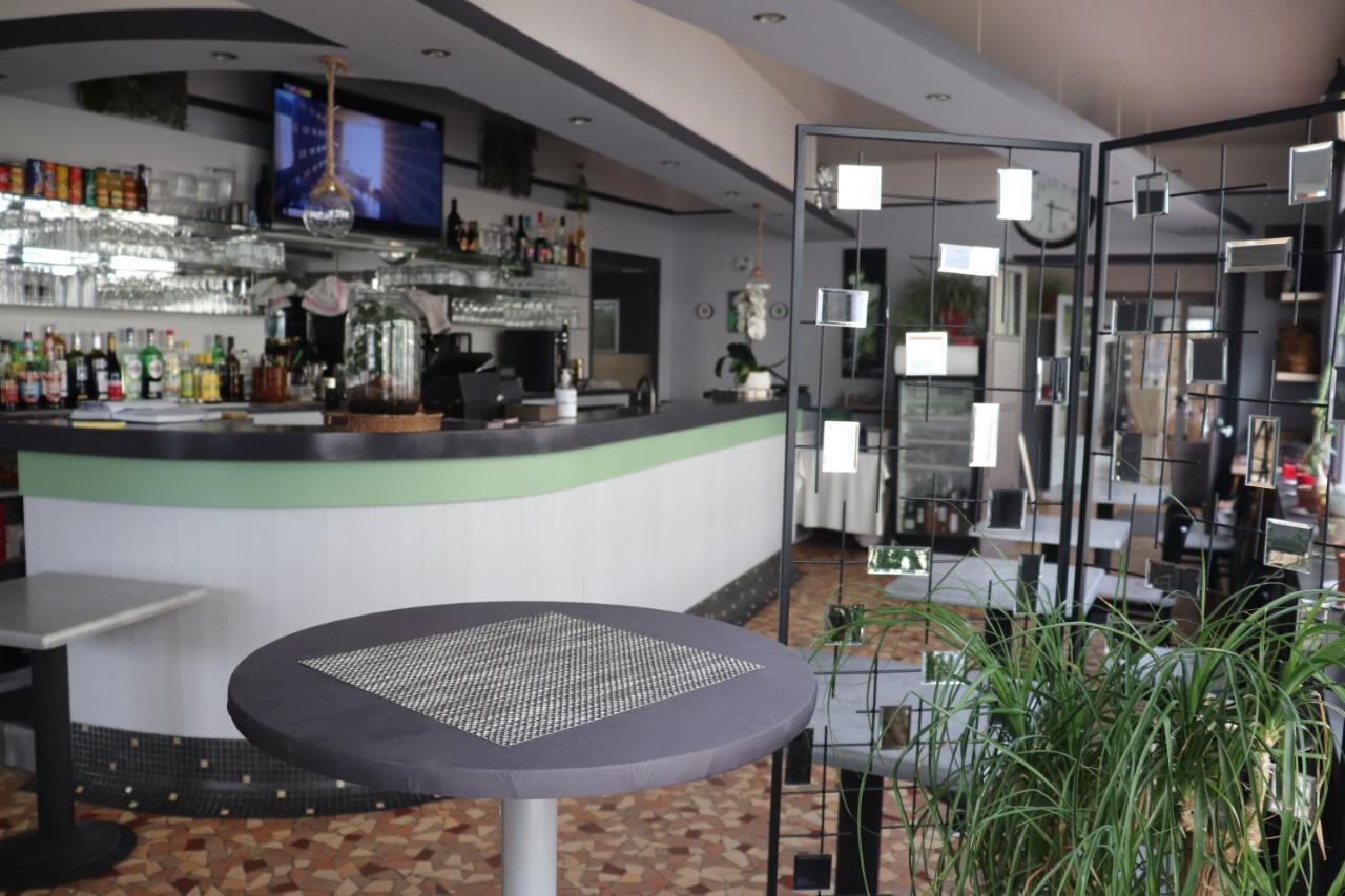 Le Risle - Hotel Montfort-sur-Risle Esterno foto